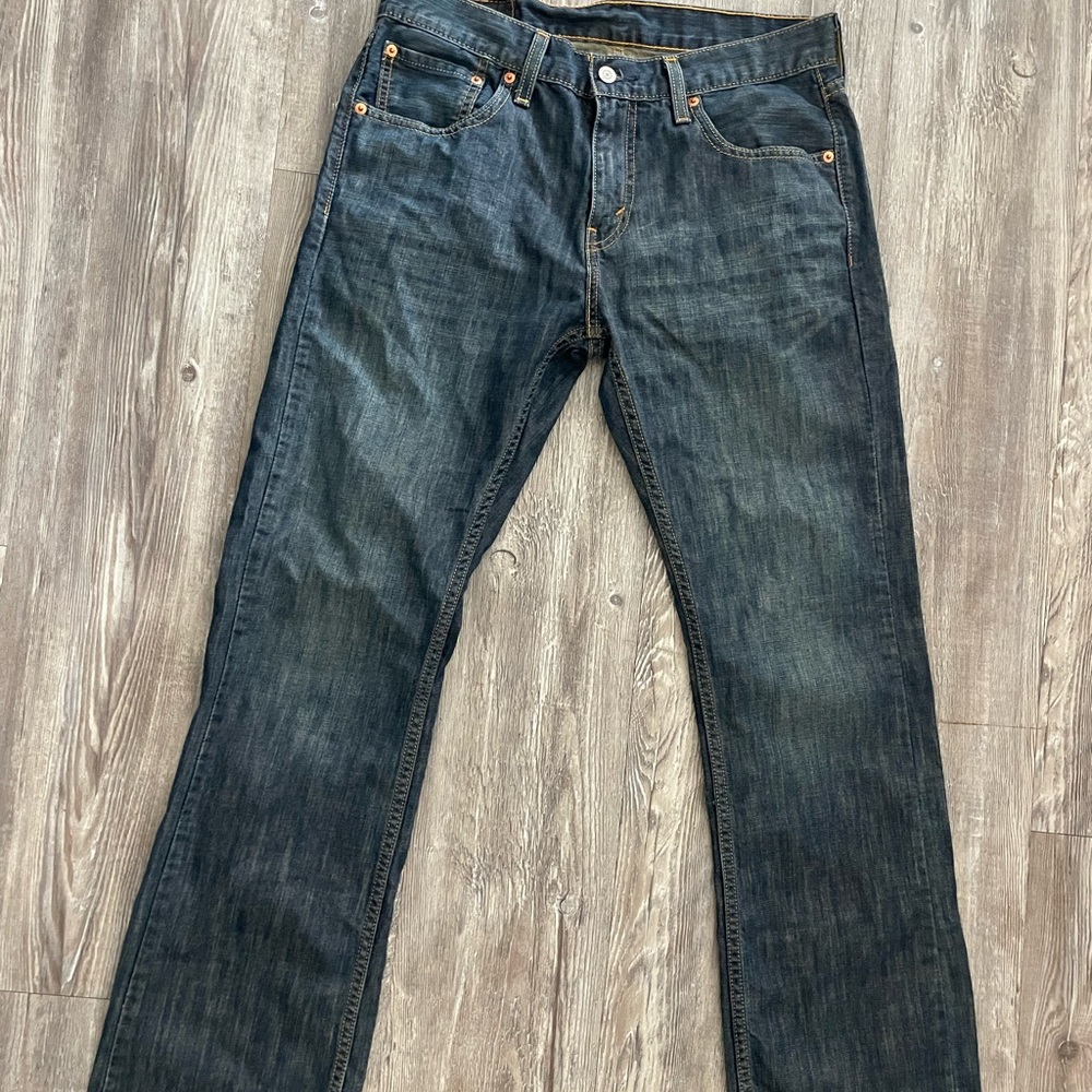 Men's Levi’s Blue Jeans 527s. Size 31/32.